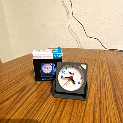 Retro analogue quartz battery - retro,