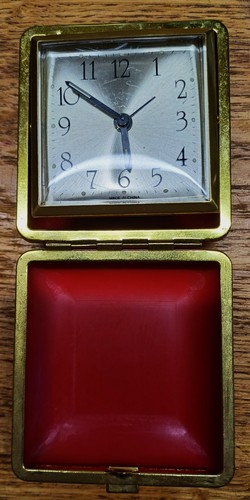 Travelling alarm clock - travelling,