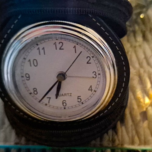 Vintage retro quartz analogue - vintage/retro,